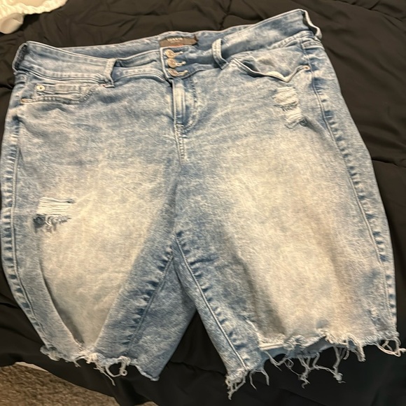 torrid Pants - Torrid Plus super soft Bermuda Jegging High-Rise Short distressed